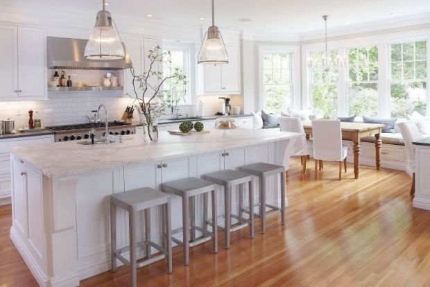 Chic-and-feminine-kitchen-design-in-white